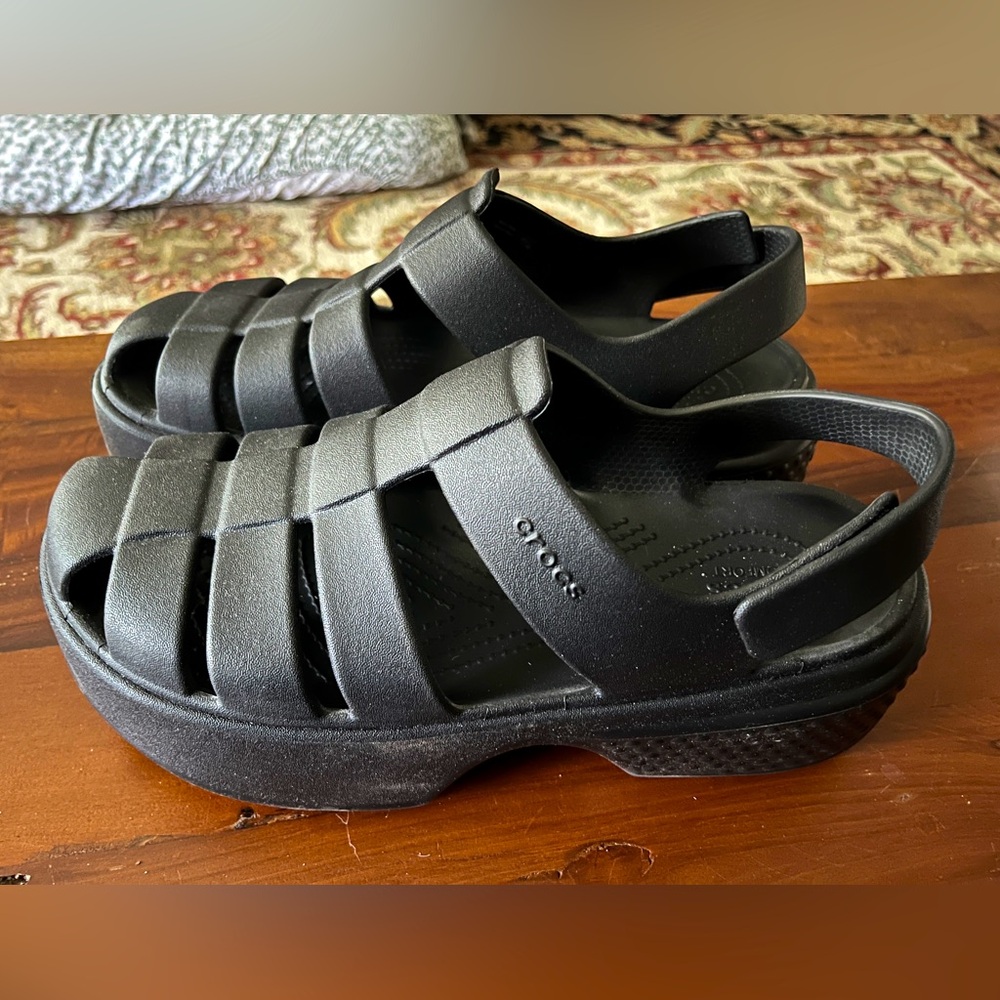 Black Crocs Stomp Fisherman Sandals Women’s size 10